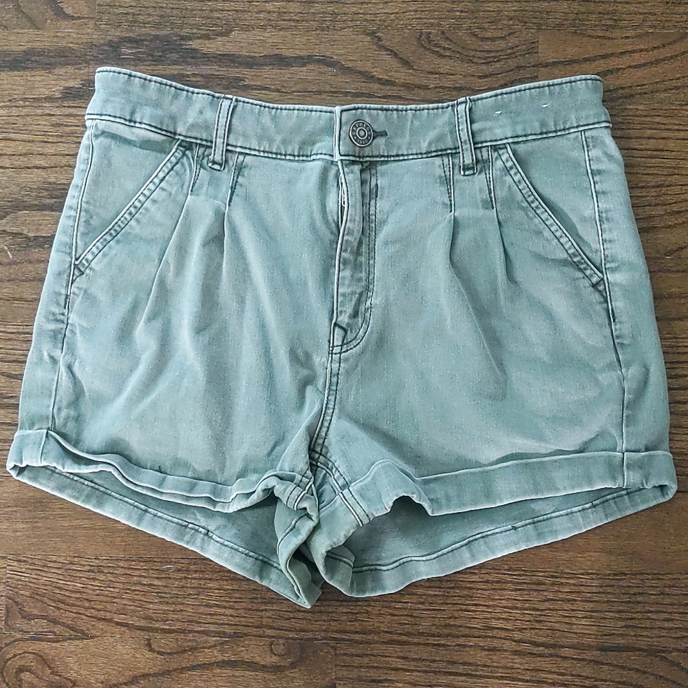 Express High Rise Pleated Mom Host